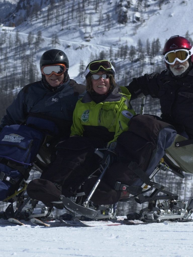 Personnes qui font du ski