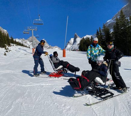 Personnes qui font du ski